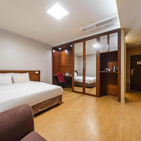 Korea Tourist Hotel Suwon Buitenkant foto